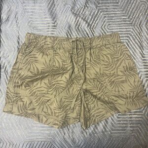 GAP Tan Leaf Print Women's Cargo Shorts